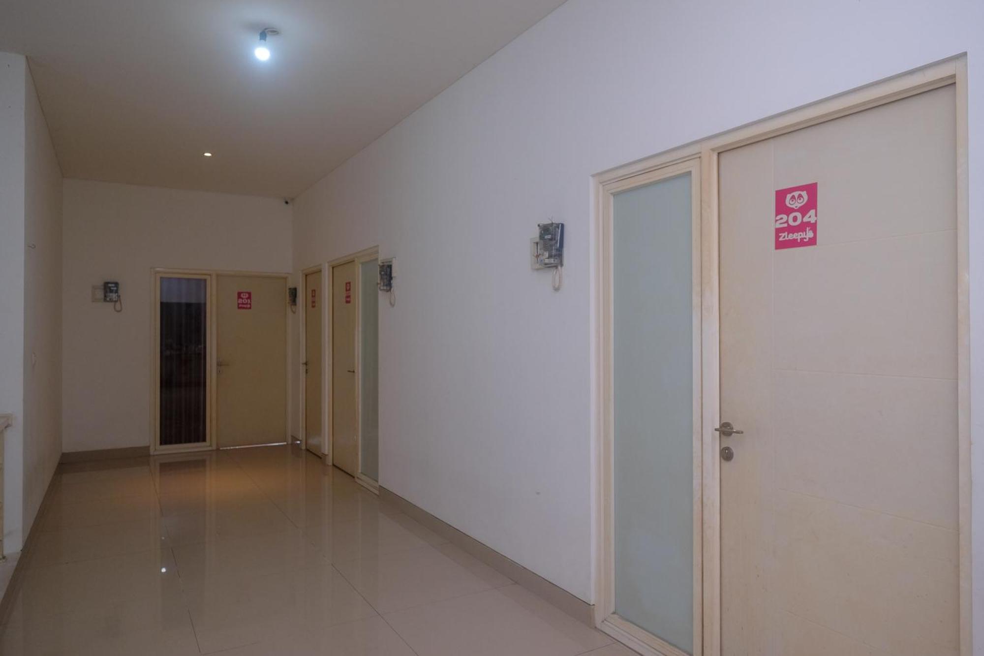 Reddoorz Syariah Near Simpang Lima Semarang Otel Jomblang Dış mekan fotoğraf