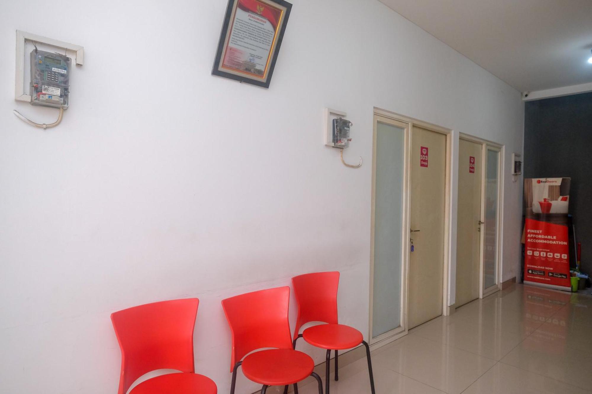 Reddoorz Syariah Near Simpang Lima Semarang Otel Jomblang Dış mekan fotoğraf