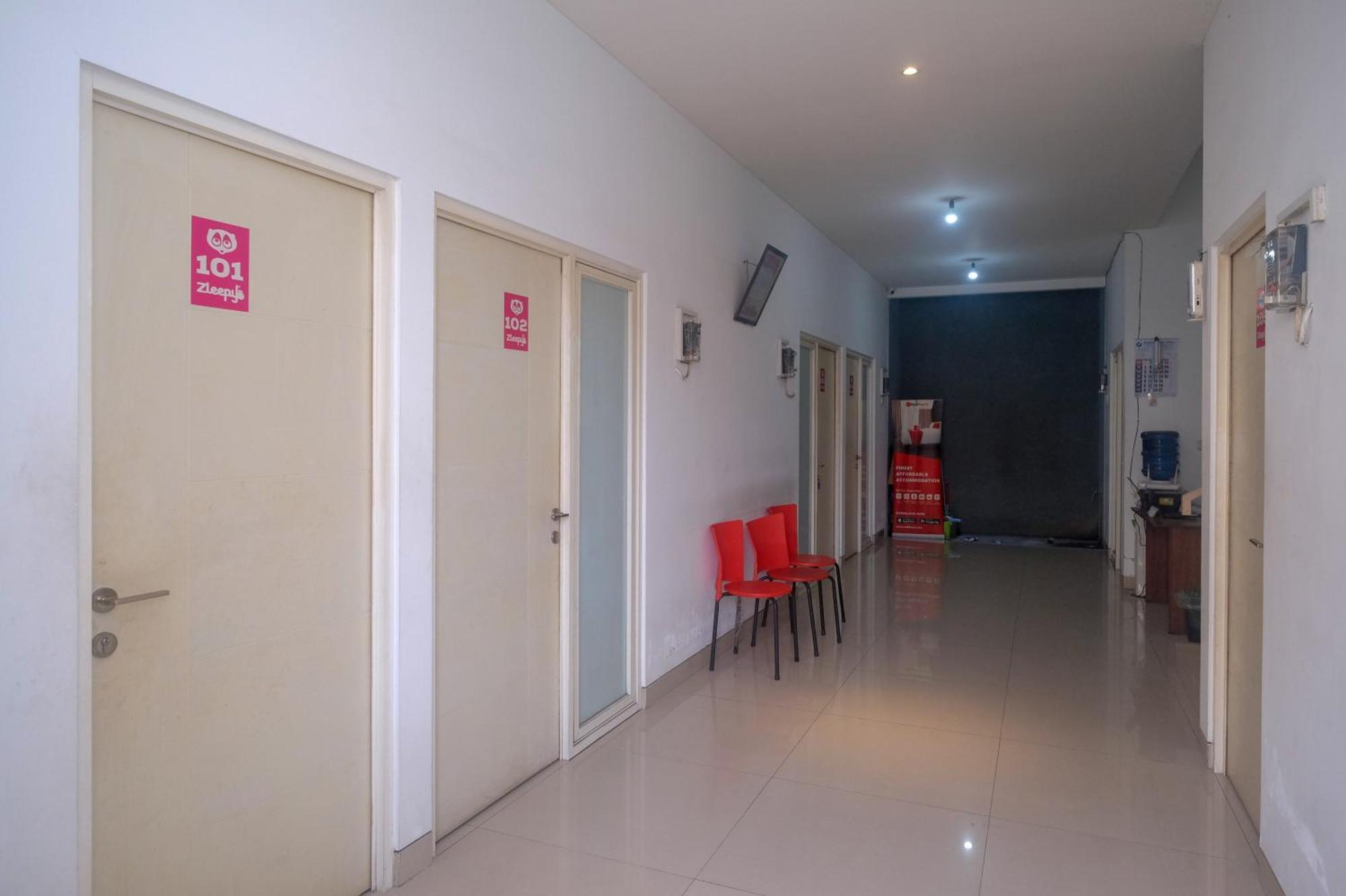 Reddoorz Syariah Near Simpang Lima Semarang Otel Jomblang Dış mekan fotoğraf