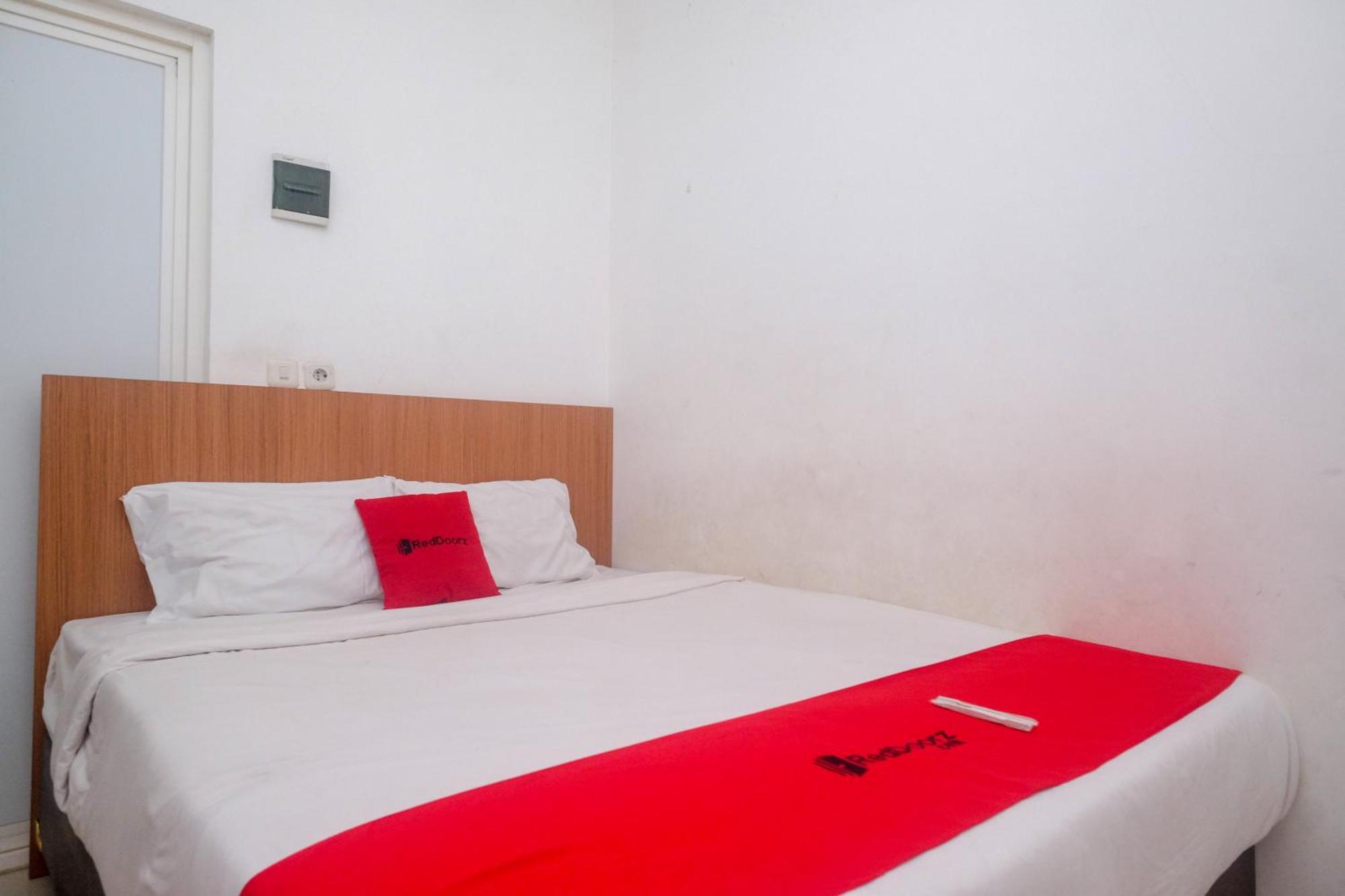 Reddoorz Syariah Near Simpang Lima Semarang Otel Jomblang Dış mekan fotoğraf