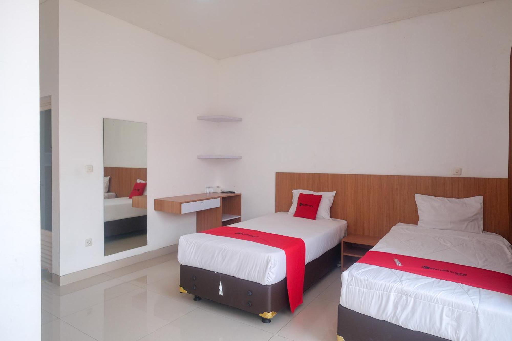 Reddoorz Syariah Near Simpang Lima Semarang Otel Jomblang Dış mekan fotoğraf