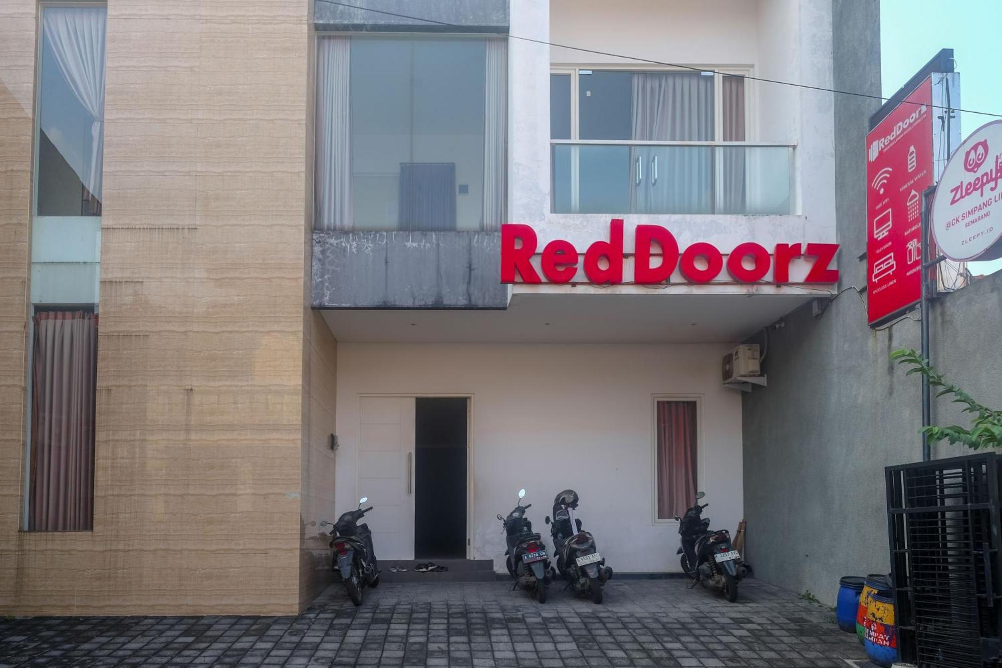 Reddoorz Syariah Near Simpang Lima Semarang Otel Jomblang Dış mekan fotoğraf